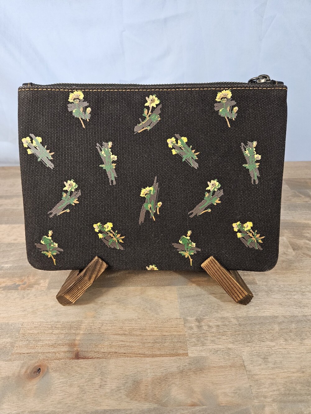 Coach Pyramid Eye Turnlock Pouch 26 - Picture 4 of 8